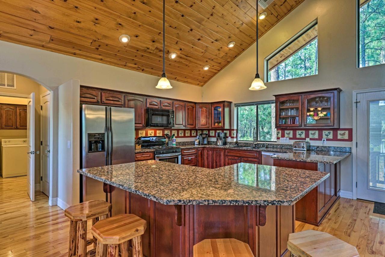 Serene Lakeside Cabin With Decks And Edler Lake Views! Pinetop-Lakeside Exteriör bild